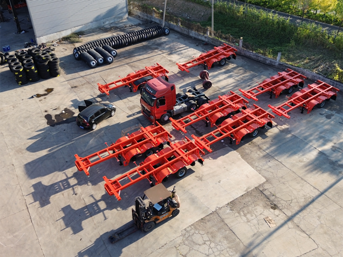 集装箱骨架运输车