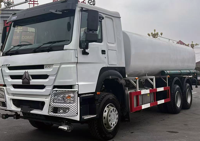 豪沃371洒水车