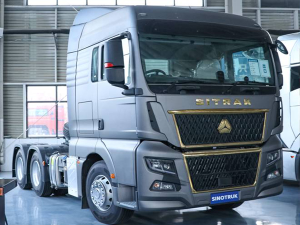 汕德卡C9H；牵引车6*4