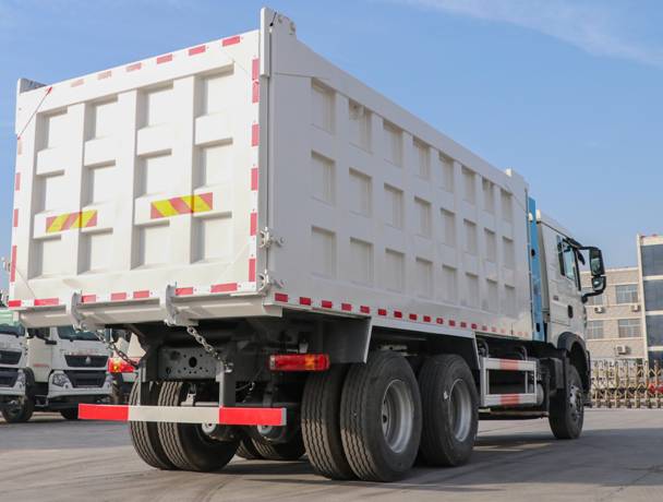 豪沃TXCNG自卸车6*4